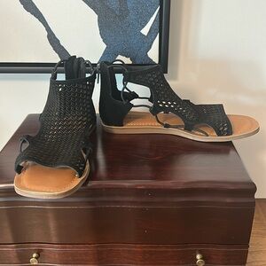 Lucky Brand Black Sandals Gladiator Style, 8.5